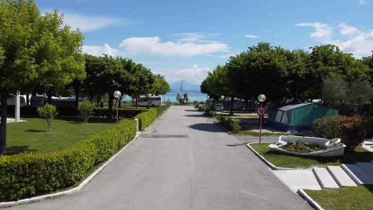 Campingplatz Villaggio Tiglio: 4-Sterne-Camping mit Blick auf den Gardasees