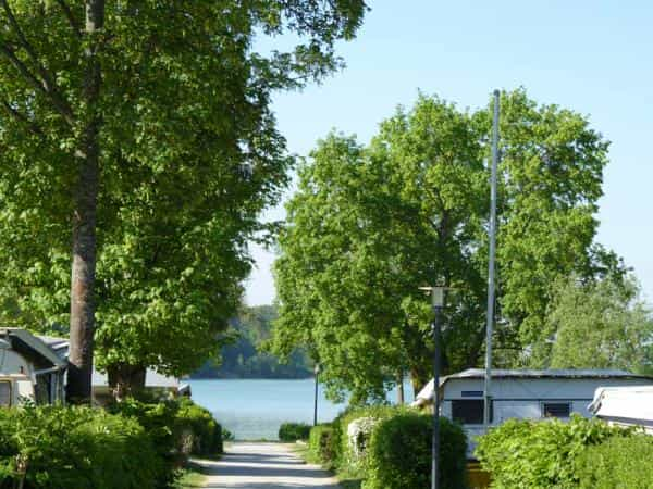 Campingplatz am See in Bayern