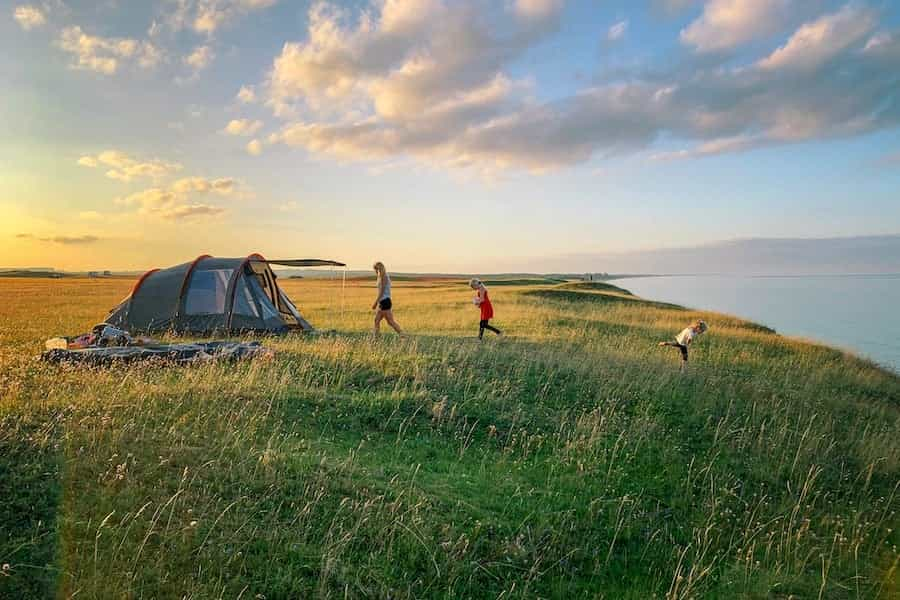 How To Watch TV When Camping