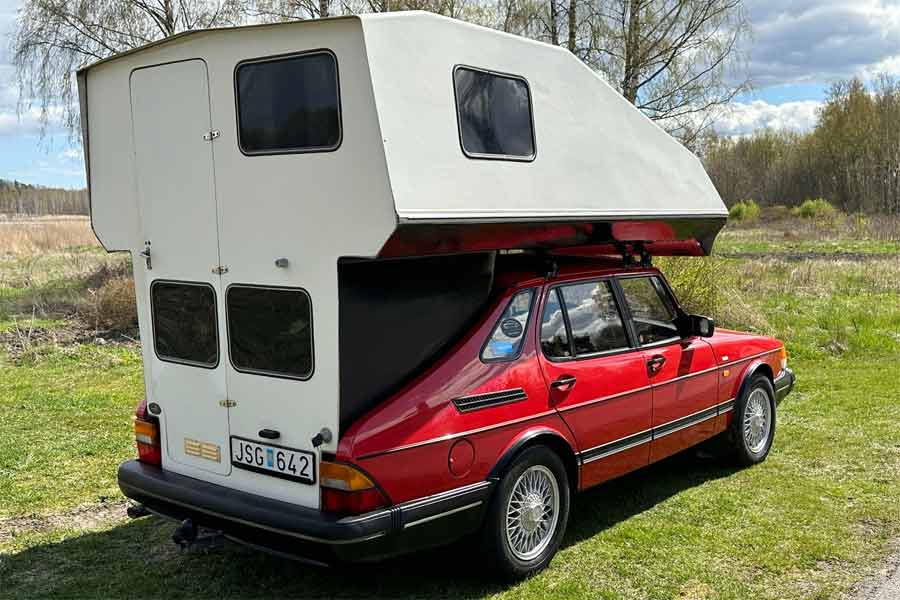 SAAB 900S Toppola – 1992: The Perfect Car-Camping Combination for Outdoor Enthusiasts