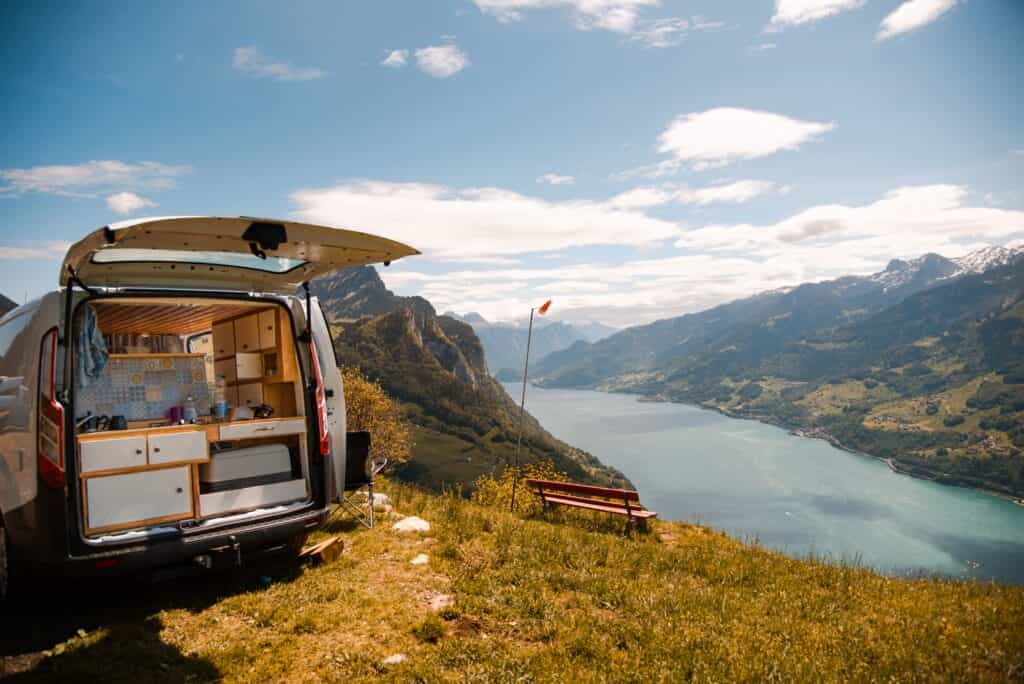 Wie funktioniert ein Kühlschrank im Wohnmobil?