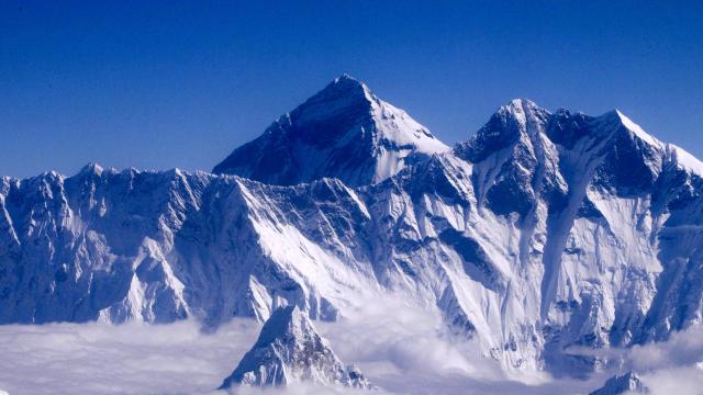 Comparing the Difficulty of 6000-meter Peaks to 8000-meter Peaks in Nepal