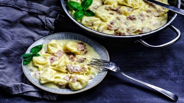 Tortellini alla Panna Rezept | wie beim Italiener