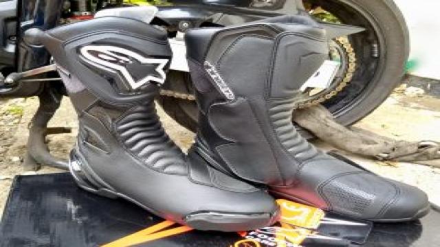 Alpinestars SMX S vs S-MX 6 Waterproof Boots Compared