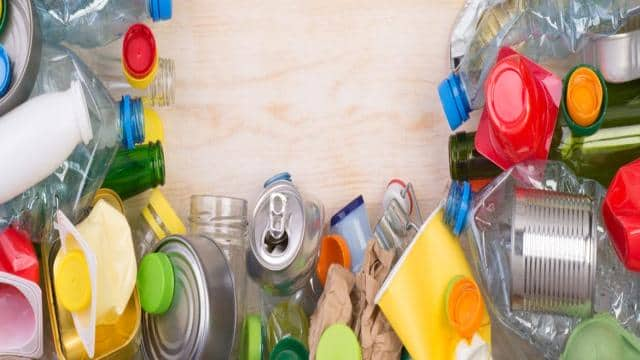 Verpackung und Ressourcenverbrauch: Lassen sich Aluminium, Glas, Plastik und Papier vergleichen?