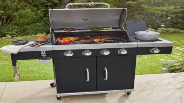 Grillen wie ein Profi mit dem Lidl GRILLMEISTER 4 plus 1 Brenner: Der Gasgrill von Lidl im Test