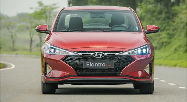 CÓ NÊN MUA HYUNDAI ELANTRA VÀO THỜI ĐIỂM NÀY?