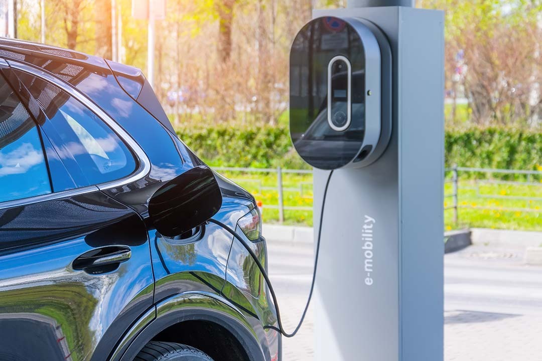 Hybrid oder Elektro? Das sind die Vor- und Nachteile