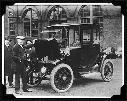 In 1899 Ninety Percent of New York City’s Taxi Cabs Were Electric Vehicles