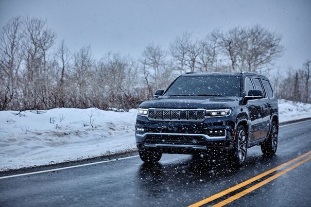 Jeep Grand Wagoneer 2023: Giá lăn bánh khuyến mãi, Đánh giá xe, TSKT, Trả góp