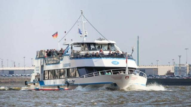 Hafenrundfahrt Hamburg: Große Begeisterung zwischen den dicken Pötten