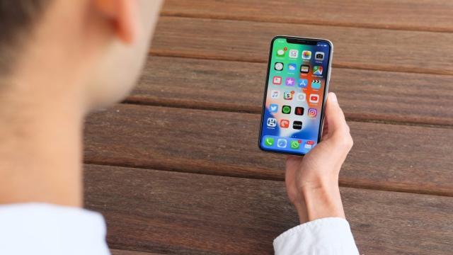 iPhone X Review