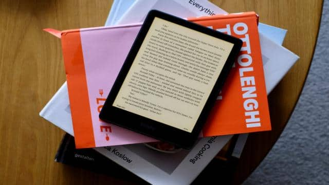 Amazon Kindle 2022 vs Kindle Paperwhite 2021: Which should you get?