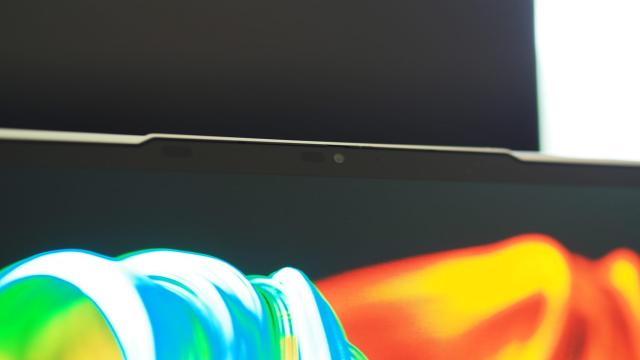 HP Spectre x360 13.5 vs. Lenovo Yoga 9i Gen 7: premium 2-in-1 showdown