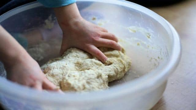 Trockenhefe und frische Hefe: Unterschiede und wie du sie ersetzt