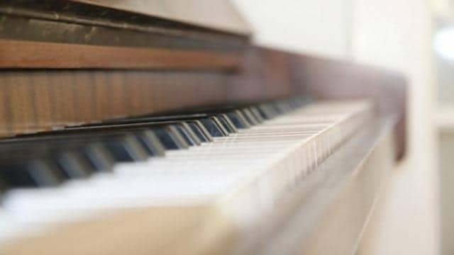 E-Piano vs. richtiges Klavier: Tipps für Einsteiger