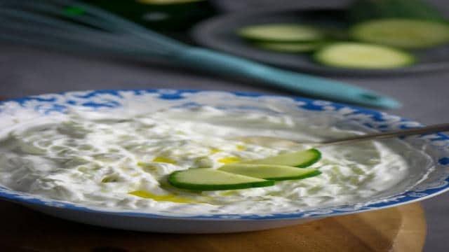 Cremiger Tzatziki – ganz einfach selbst zubereitet