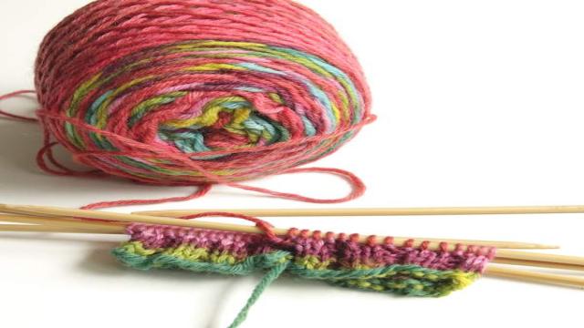 Stricken mit dem Nadelspiel: Praktische Tipps für Anfänger - gemachtmitliebe