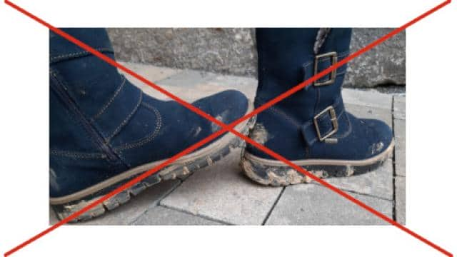 Schuhe leicht ausziehen dank Stiefelknecht