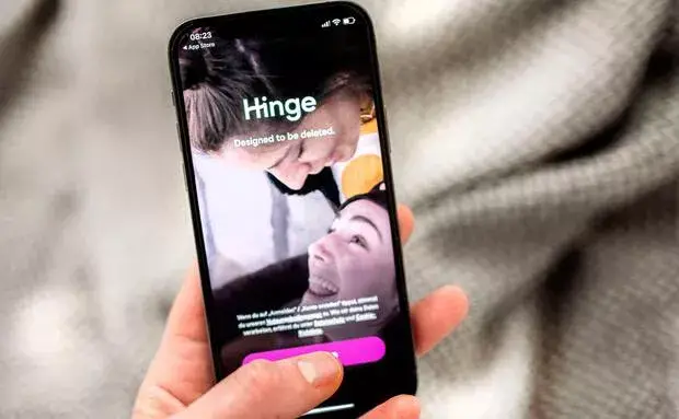 Hinge im WOMAN Test: Was kann die Dating App?