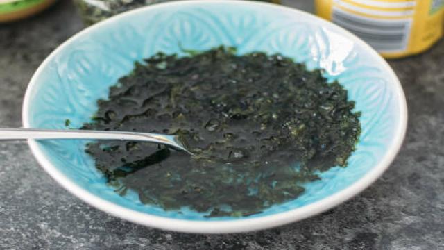 Kochen mit Algen: Zubereitungstipps für Nori, Wakame & Co.