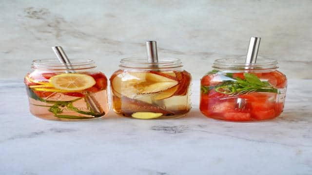 7 Infused Water Rezepte (Wasser mit Geschmack)