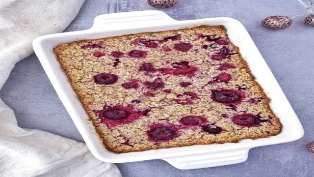 Baked Oatmeal Rezept mit Himbeeren