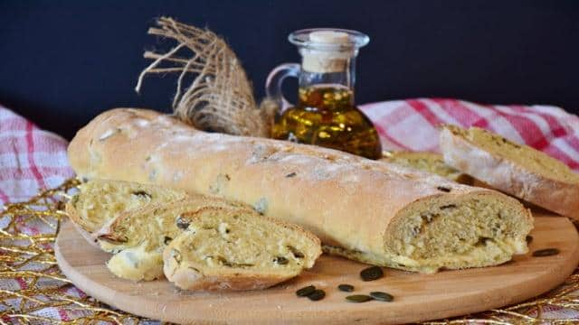 Brotchips selber machen: Schnelles Rezept für Brotreste