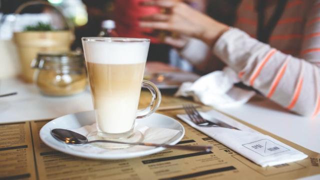 Latte Macchiato: Wie bereitet man ihn zu?