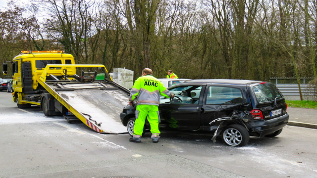 Weg damit: Defektes Auto verkaufen – so funktioniert’s!