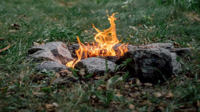 Lagerfeuer machen: In 6 Schritten zum perfekten Feuer