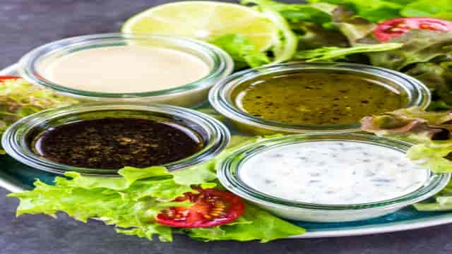 4 gesunde Salat-Dressing-Rezepte