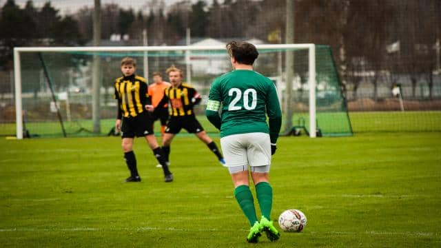 Der perfekte Knuckleball - Flatterbälle wie Christiano Ronaldo schießen!