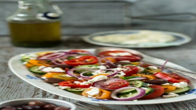 Griechischer Salat mit Schafskäse