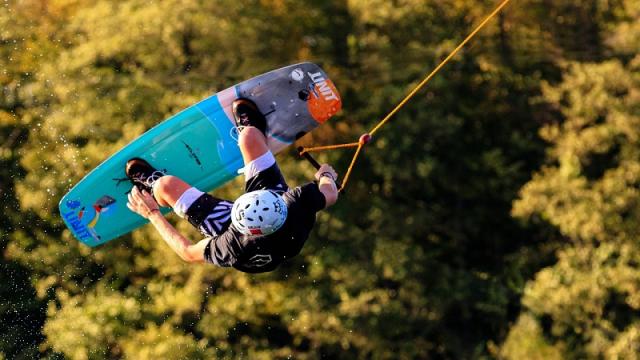 Wie kann man sich beim Wakeboarden verbessern?