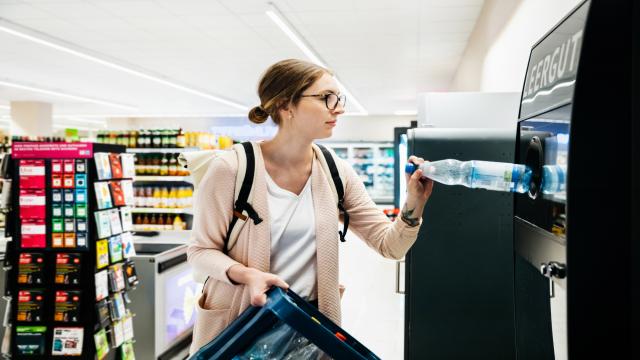 Leere Plastikflaschen wiederverwenden: 6 nützliche Ideen