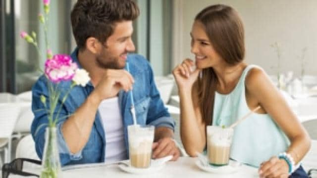 Flirten lernen: 5 Fallstricke & 9 Tipps von einer Frau für Männer