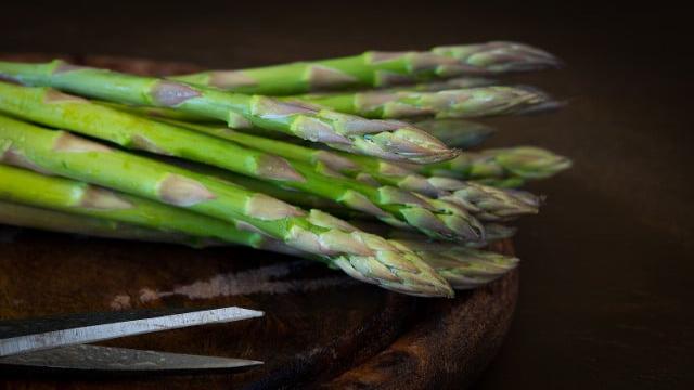 Spargel dünsten oder dämpfen: So schmeckt’s am besten