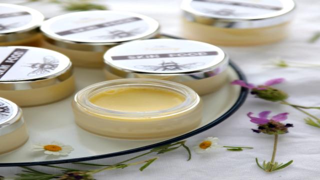 {DIY} Das perfekte Skin Food: Bienenwachsbalsam selbst herstellen  Enthält unbezahlte Werbung und Affiliate Links