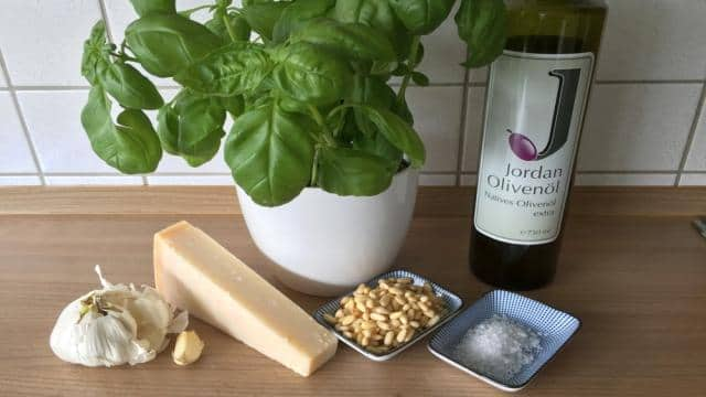 Basilikum-Pesto – Pesto alla Genovese selber machen