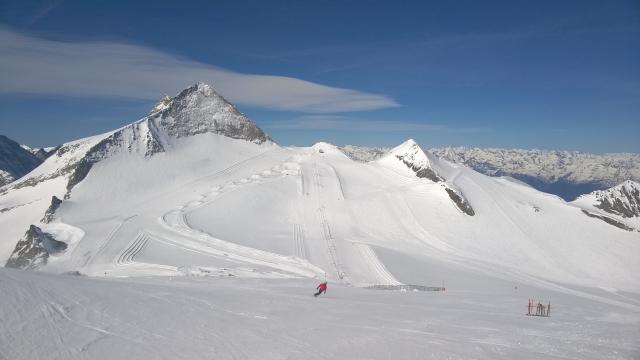 Geöffnete Skigebiete zum Skifahren im Herbst 2023